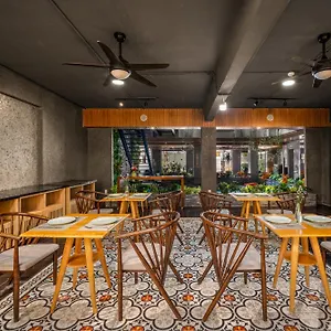 Lahome Boutique And Hotel
