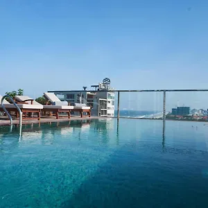 Sofiana My Khe & Spa- Rooftop Pool Bar **** Дананг